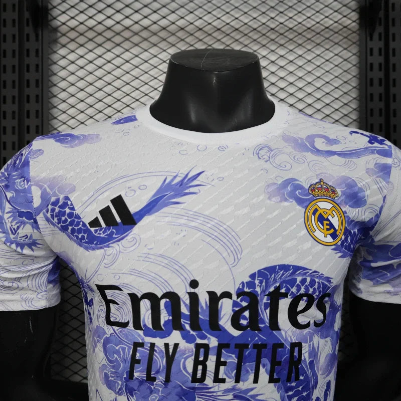 Édition spéciale « Voile enneigé » du Real Madrid