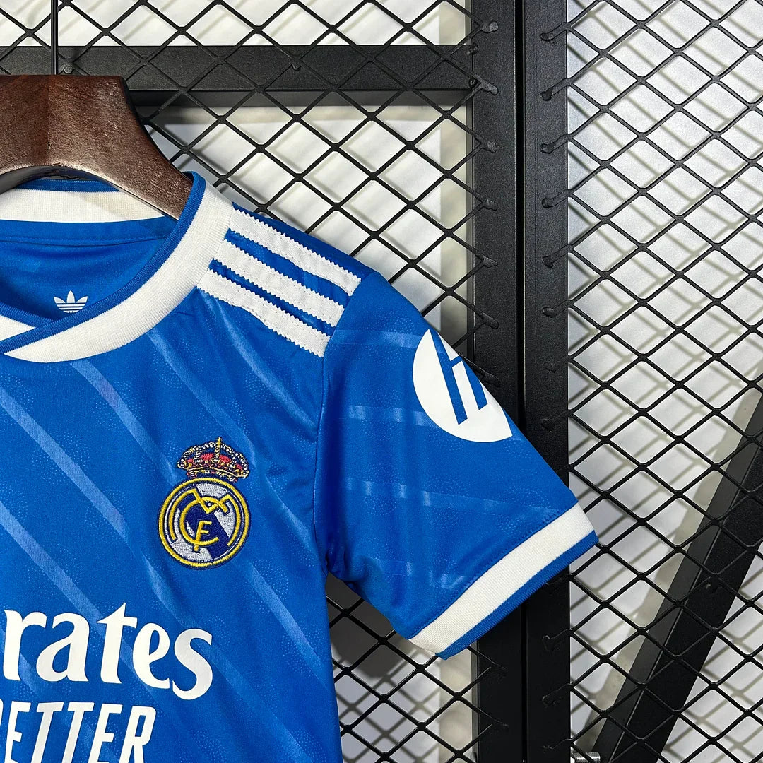 Maillot alternatif Real Madrid 2025/2026 taille enfant
