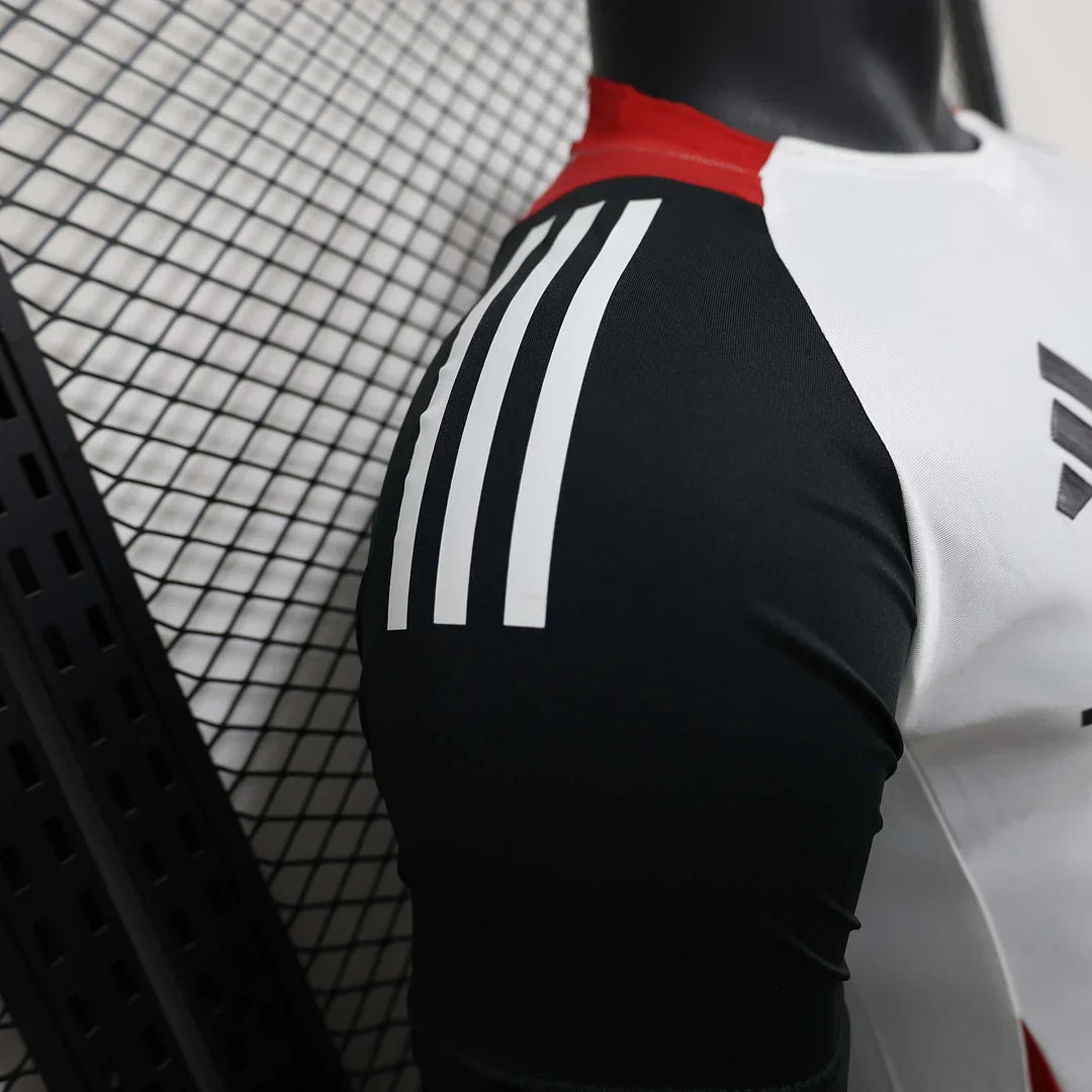 2024/2025 Manchester United Pre-match kit