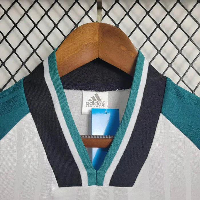 Liverpool Retro 1993-1994 Visitante Kit