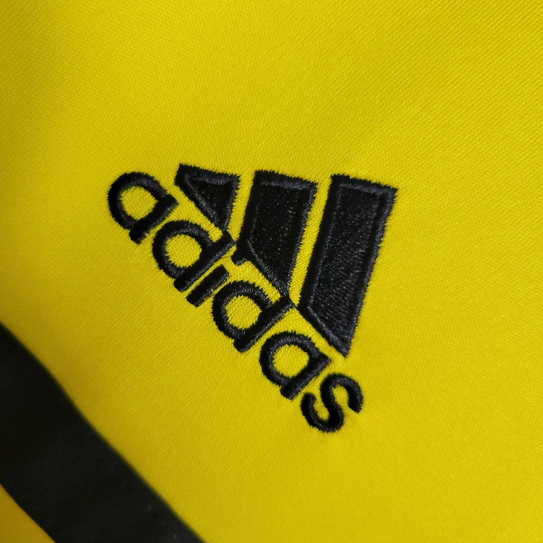 Maillot de gardien de but rétro jaune du Real Madrid 2011/2012