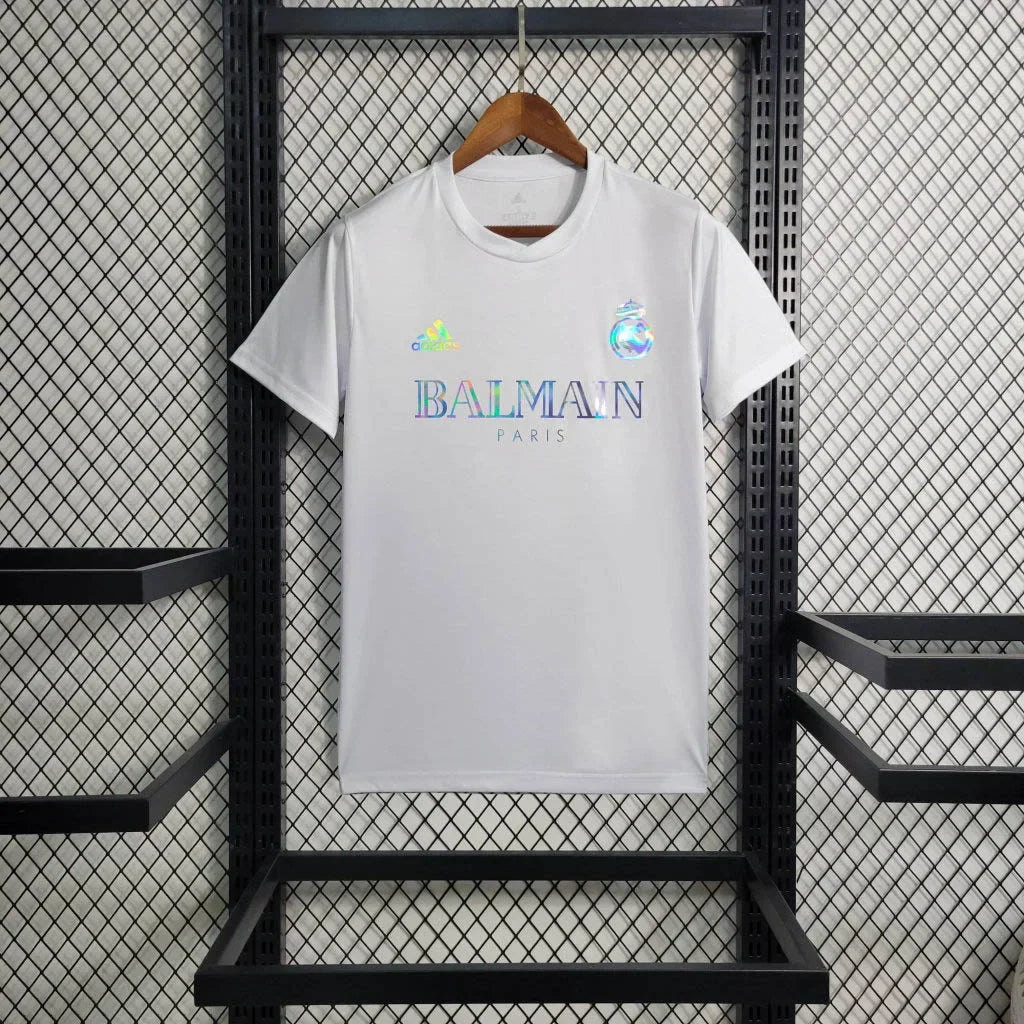 Édition spéciale blanche « Balmain » du Real Madrid