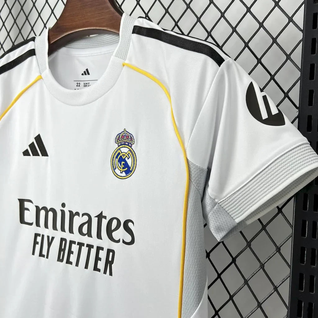 Maillot domicile Real Madrid 2025/2026 taille enfant