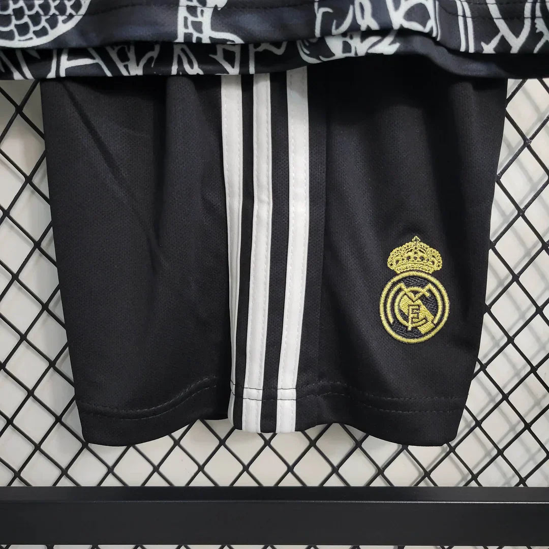 Édition spéciale « Dragon noir » du Real Madrid, taille enfant