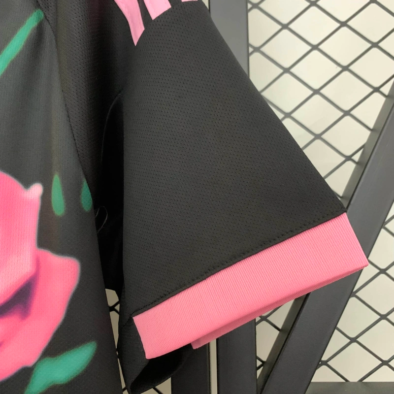 Édition spéciale « Serpent rose » du Real Madrid