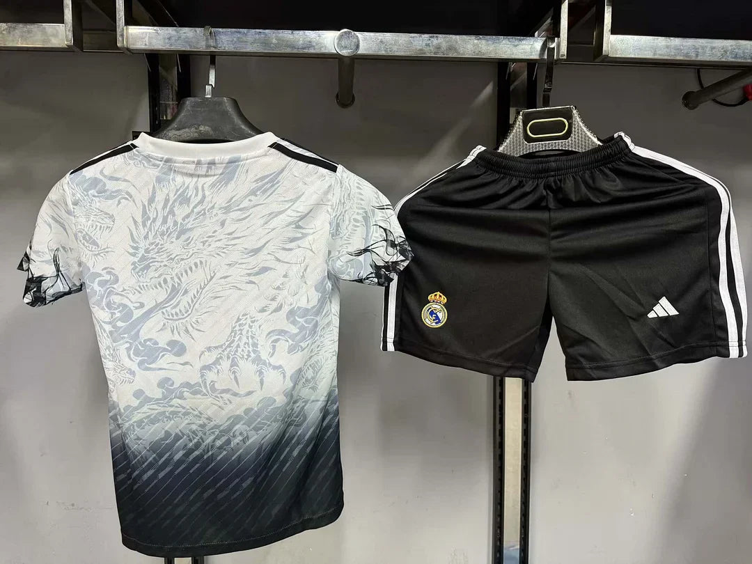 Édition spéciale « Flamme émeraude » du Real Madrid, taille enfant