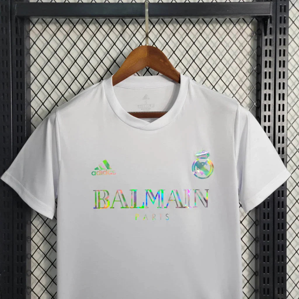 Édition spéciale blanche « Balmain » du Real Madrid