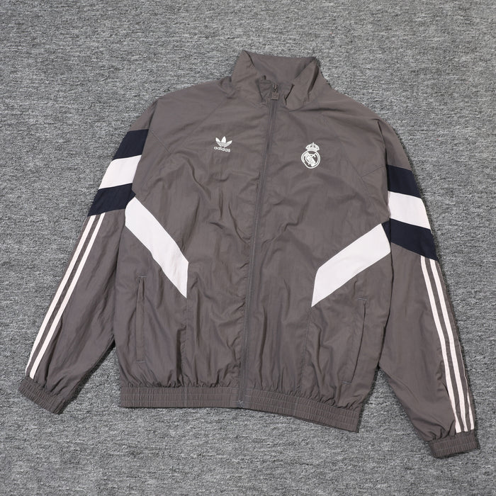 Veste grise et blanche du Real Madrid