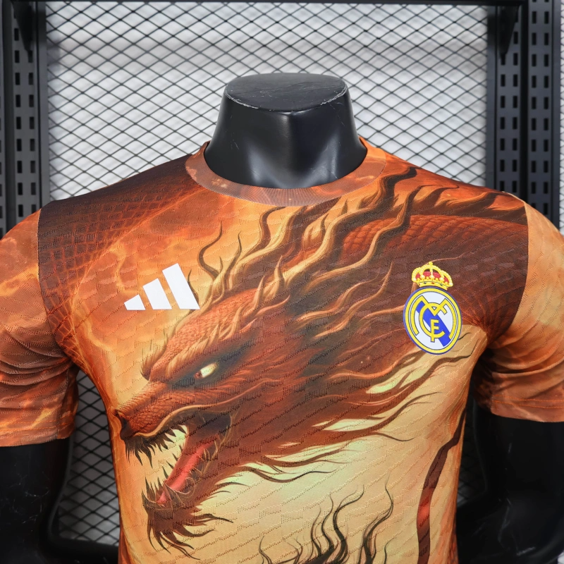 Édition spéciale « Thunder Mirage » du Real Madrid