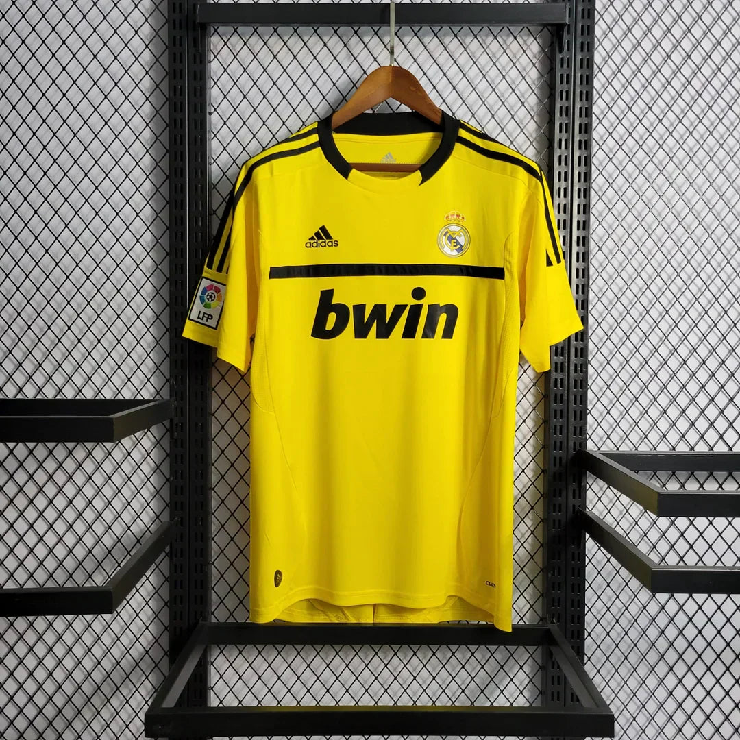 Maillot de gardien de but rétro jaune du Real Madrid 2011/2012