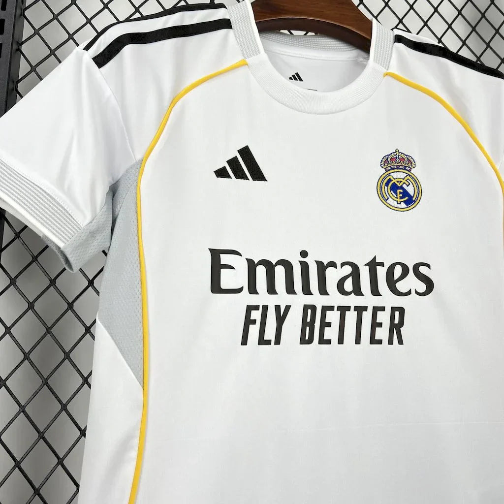 Maillot domicile Real Madrid 2025/2026 taille enfant