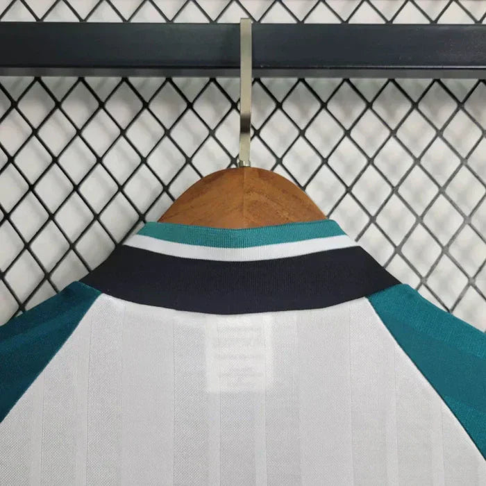 Liverpool Retro 1993-1994 Visitante Kit