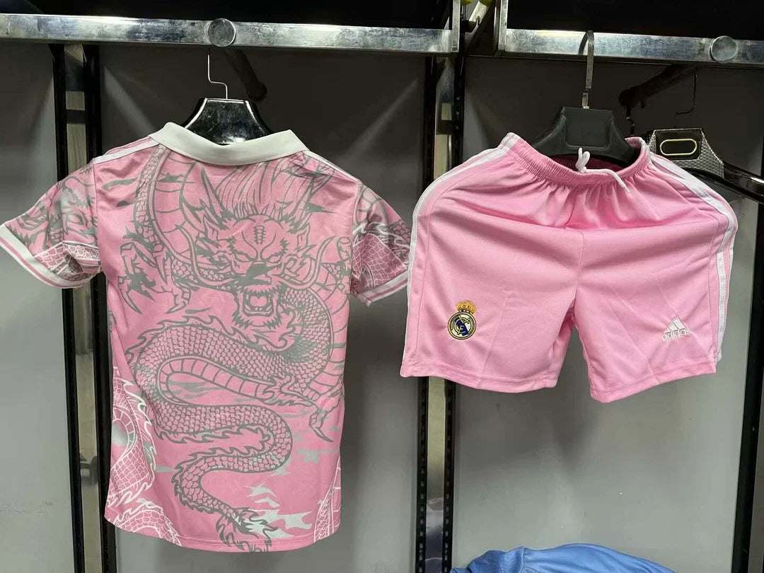 Édition spéciale « Dragon rose » du Real Madrid, taille enfant