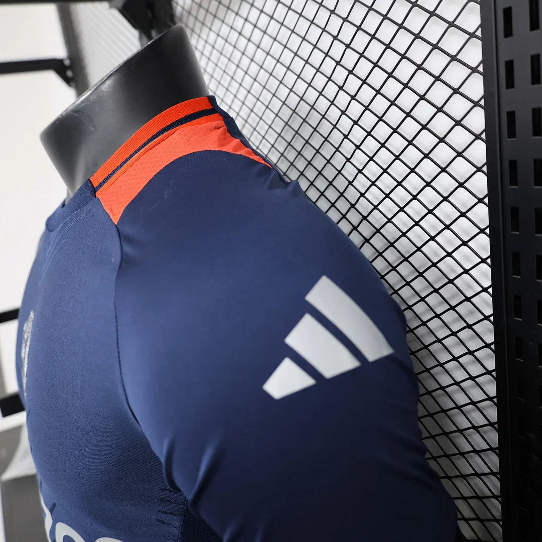 2024/2025 Manchester United Pre-match kit