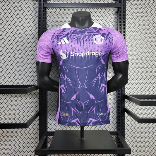 Édition spéciale « Violet Edge » de Manchester United