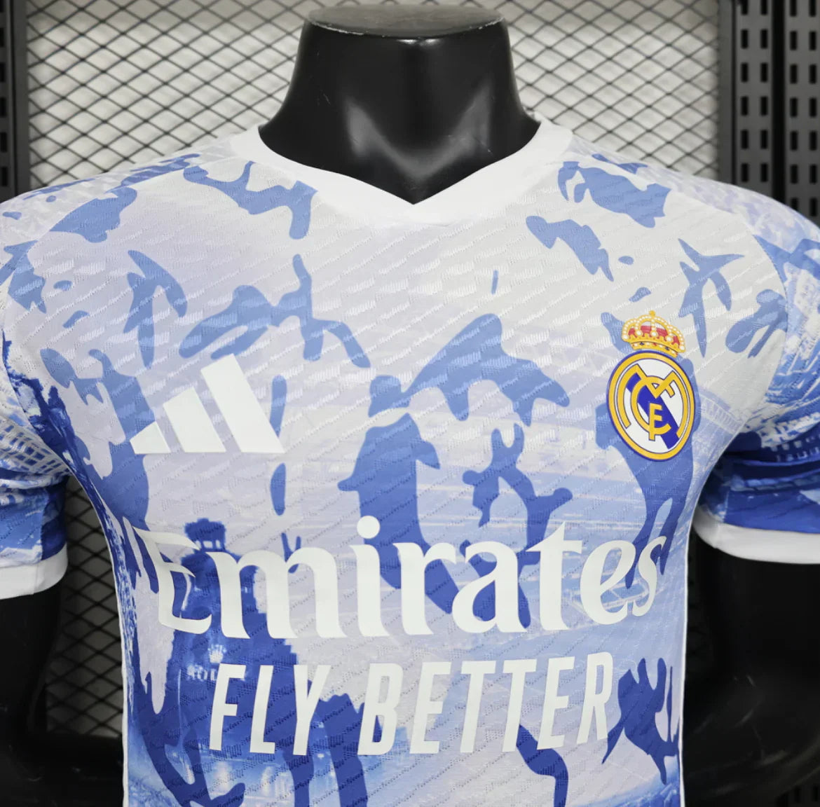 Édition spéciale « Blue Skyline » du Real Madrid