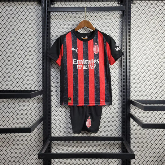 Maillot domicile AC Milan 2025/2026 taille enfant