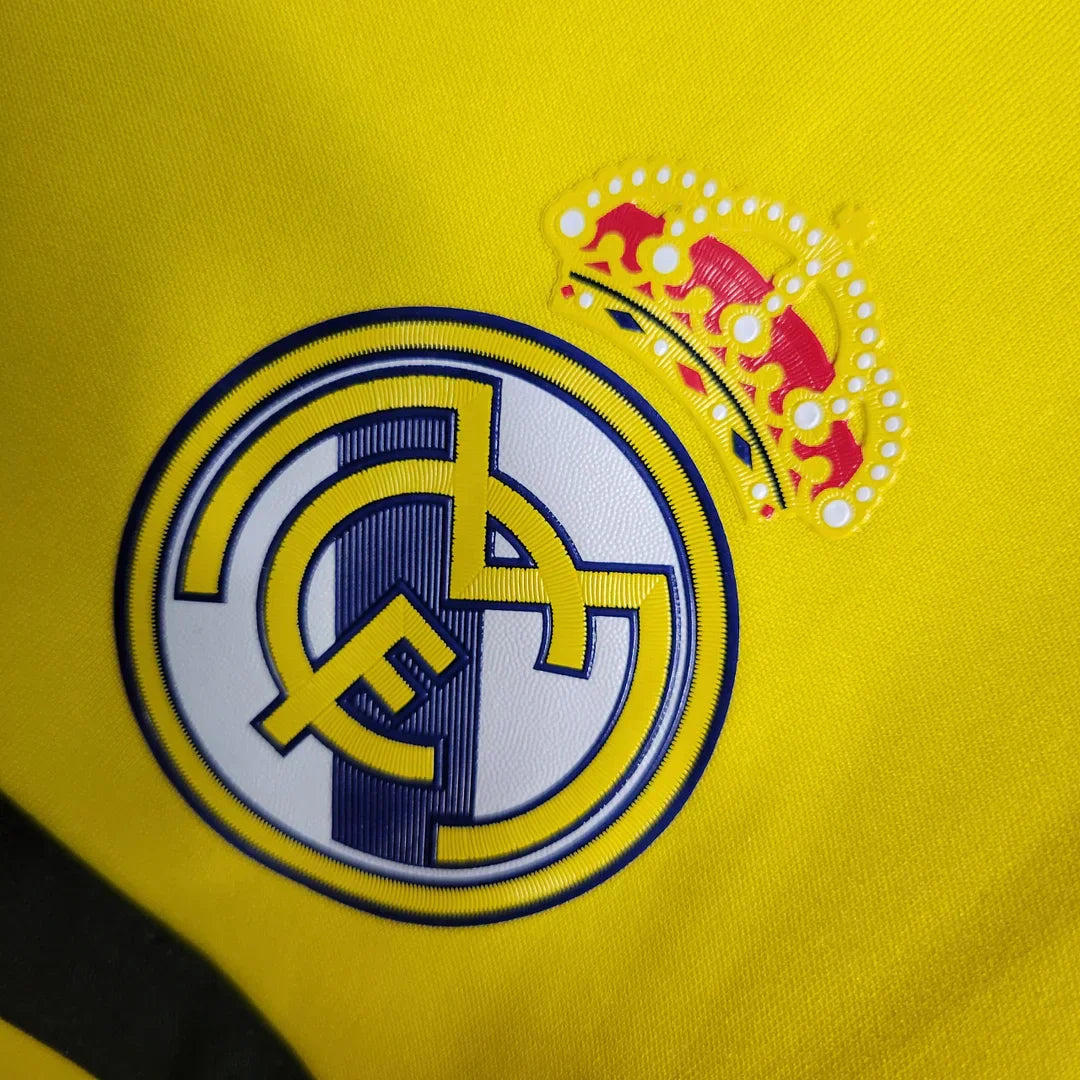 Maillot de gardien de but rétro jaune du Real Madrid 2011/2012