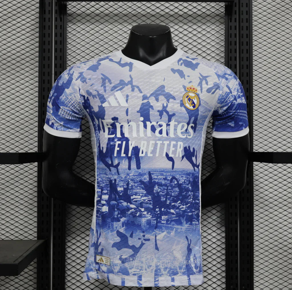 Édition spéciale « Blue Skyline » du Real Madrid