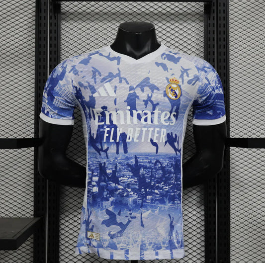 Édition spéciale « Blue Skyline » du Real Madrid