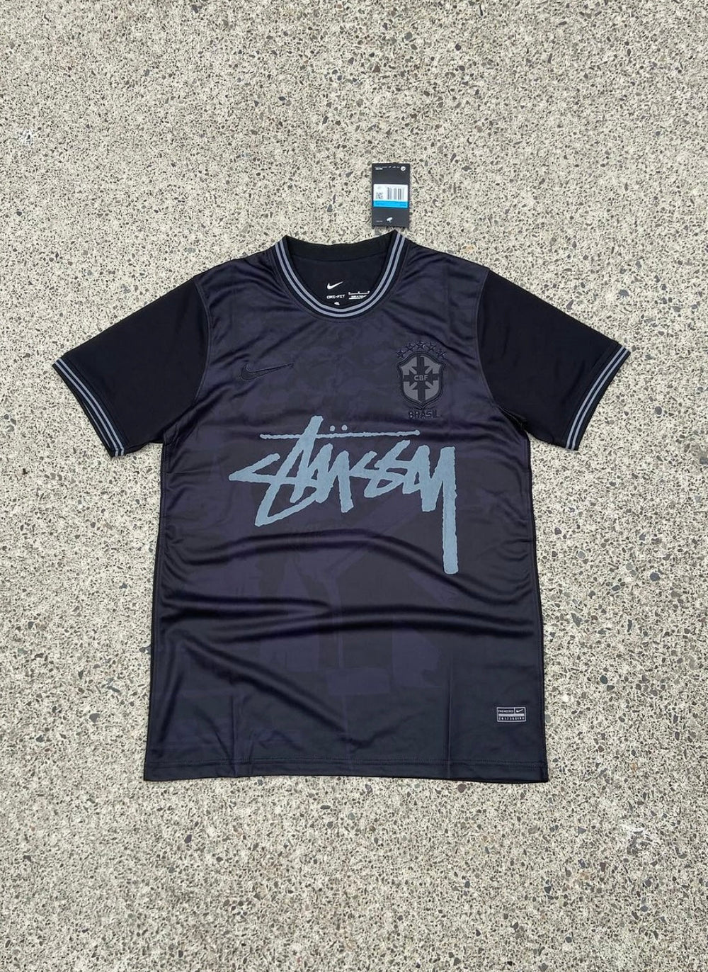 Édition spéciale Stüssy x Brésil « Blackout »