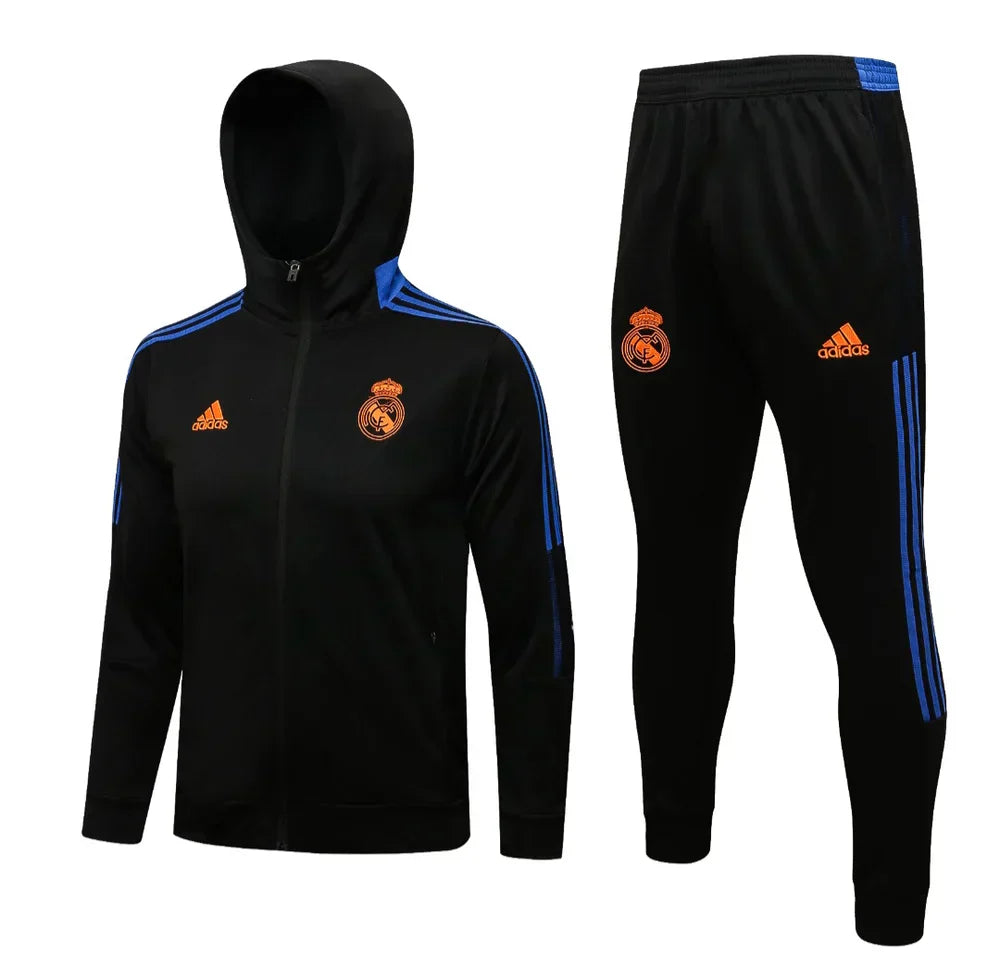 Survêtement noir et orange du Real Madrid
