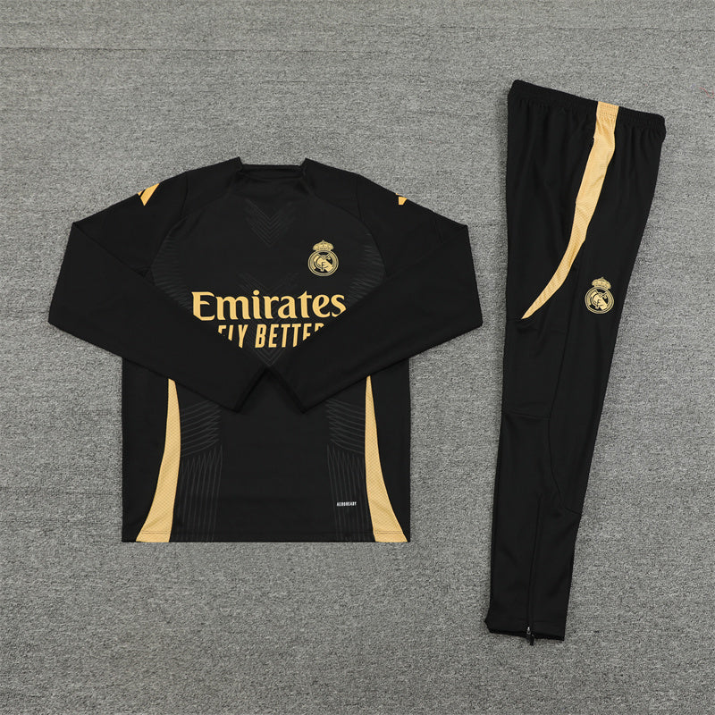 Survêtement noir et or du Real Madrid