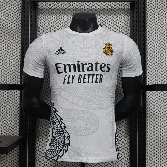 Édition spéciale « Serpent blanc » du Real Madrid