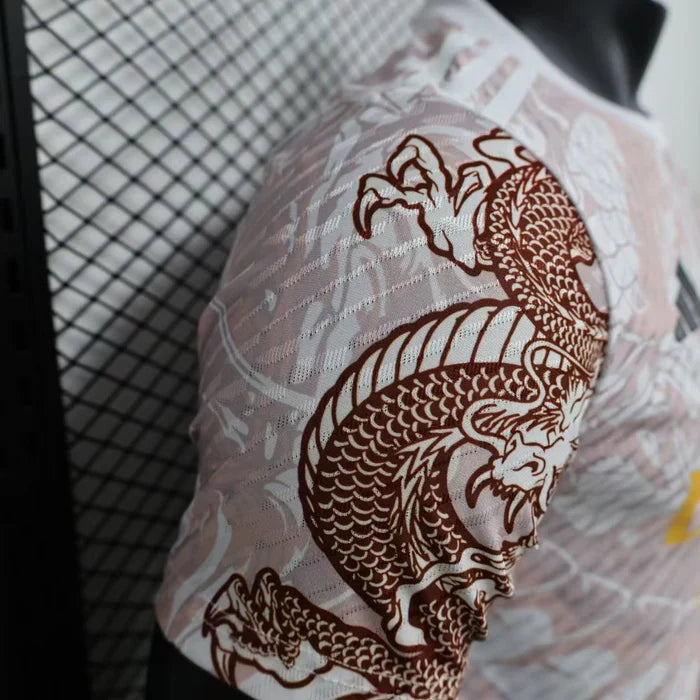 Real Madrid "Crimson Dragon" Edición Especial