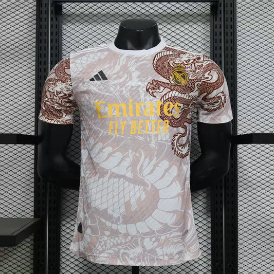 Édition spéciale « Dragon cramoisi » du Real Madrid