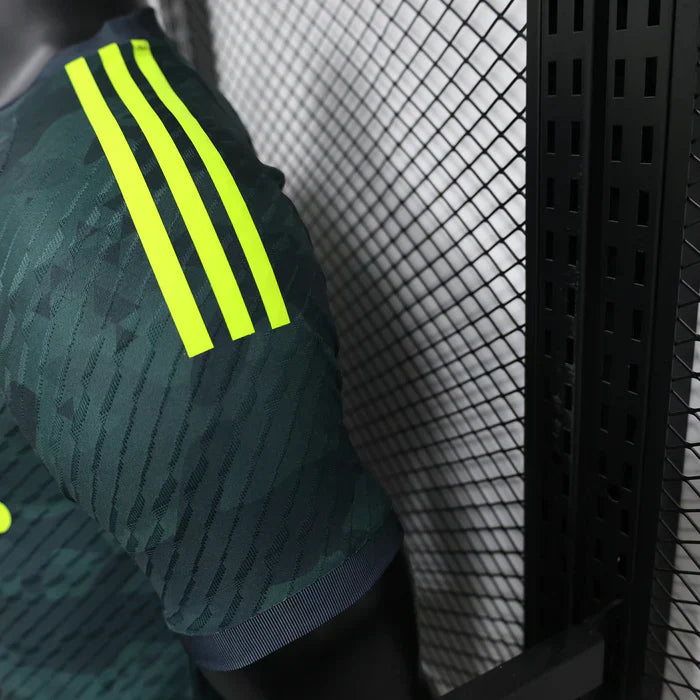 Real Madrid "Emerald Shadow" Edición Especial
