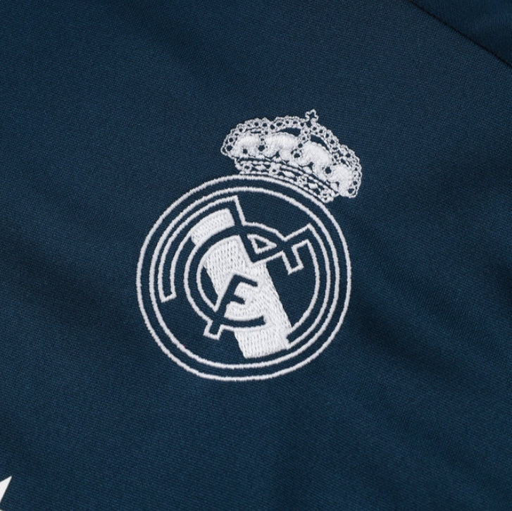 Survêtement bleu foncé et jaune du Real Madrid