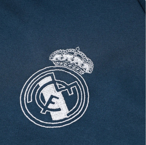 Survêtement bleu foncé et jaune du Real Madrid