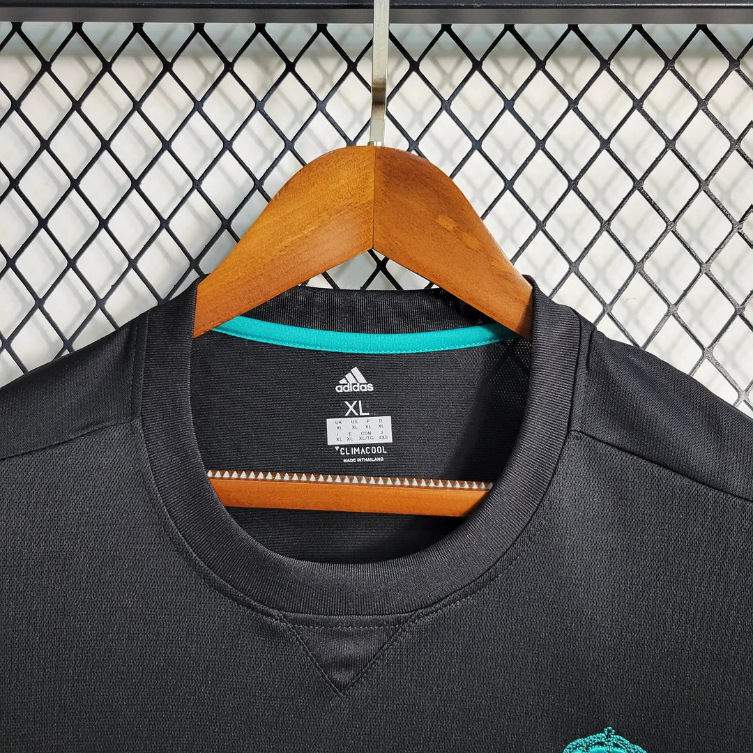 Maillot extérieur rétro du Real Madrid 2017/2018