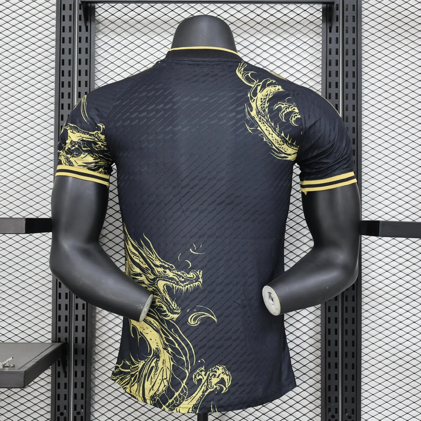 Édition spéciale « Dragon Gold » du Real Madrid