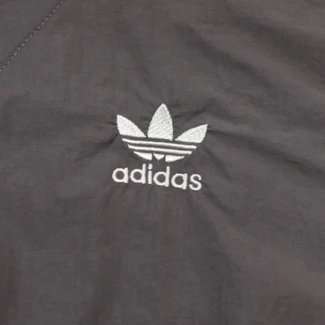 Veste grise et blanche du Real Madrid