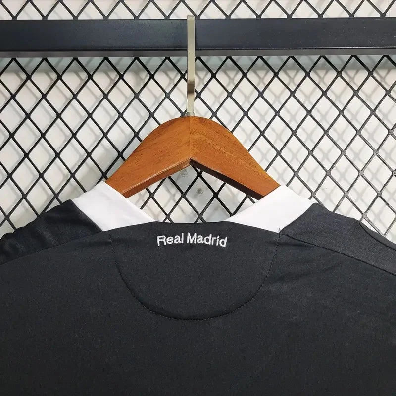Maillot extérieur rétro du Real Madrid 2008/2009