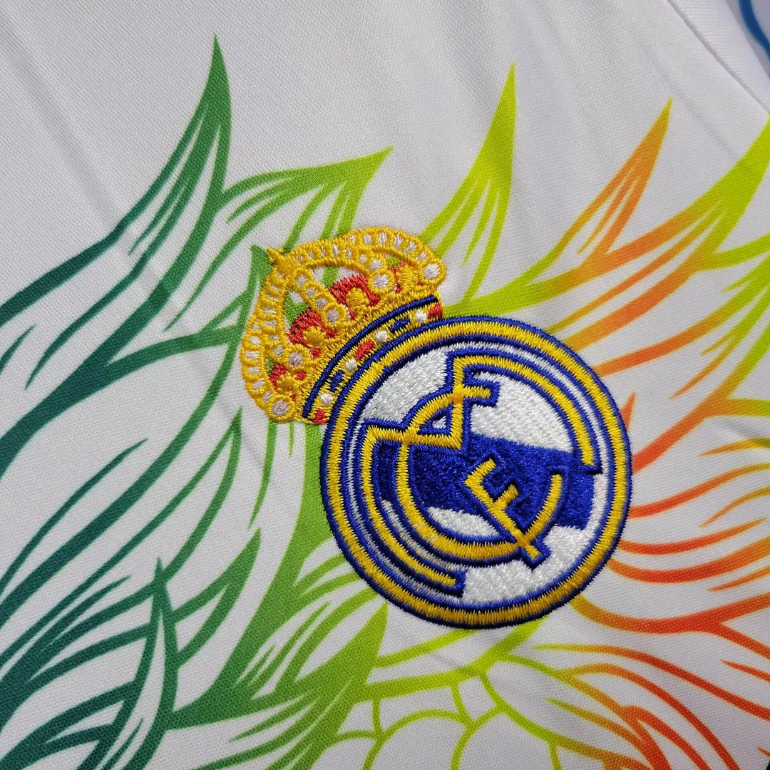 Édition spéciale « Dragon blanc arc-en-ciel » du Real Madrid