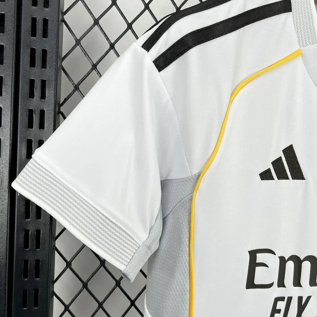 Maillot domicile Real Madrid 2025/2026 taille enfant