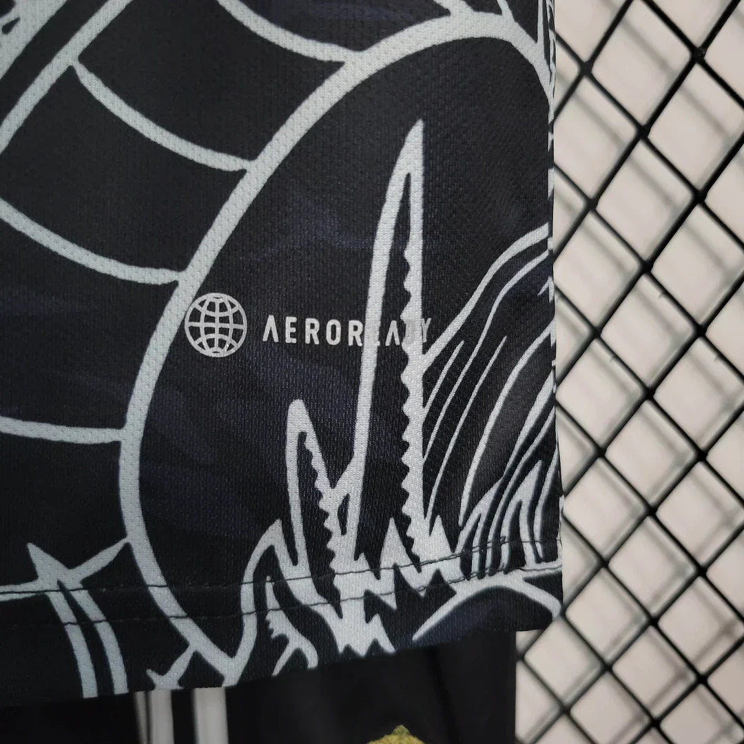 Édition spéciale « Dragon noir » du Real Madrid, taille enfant