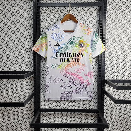Édition spéciale « Dragon blanc arc-en-ciel » du Real Madrid