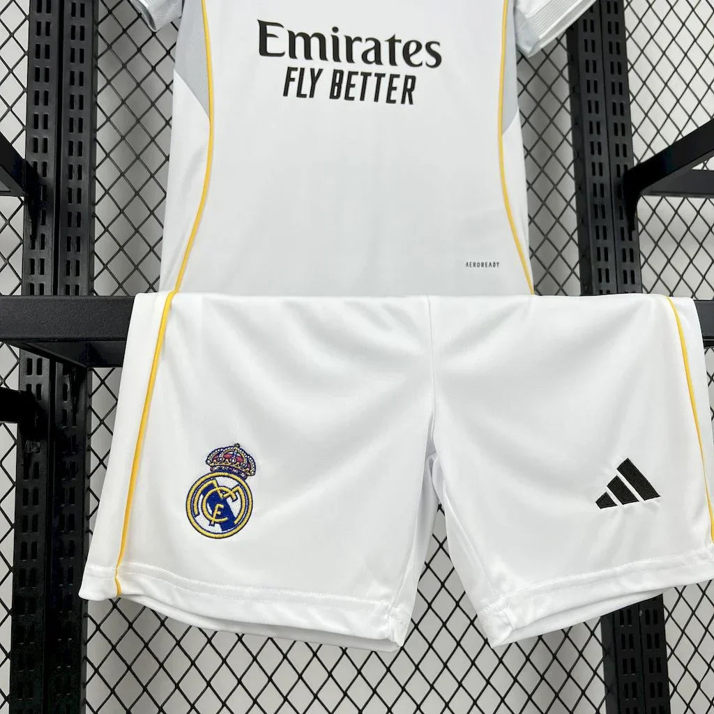 Maillot domicile Real Madrid 2025/2026 taille enfant