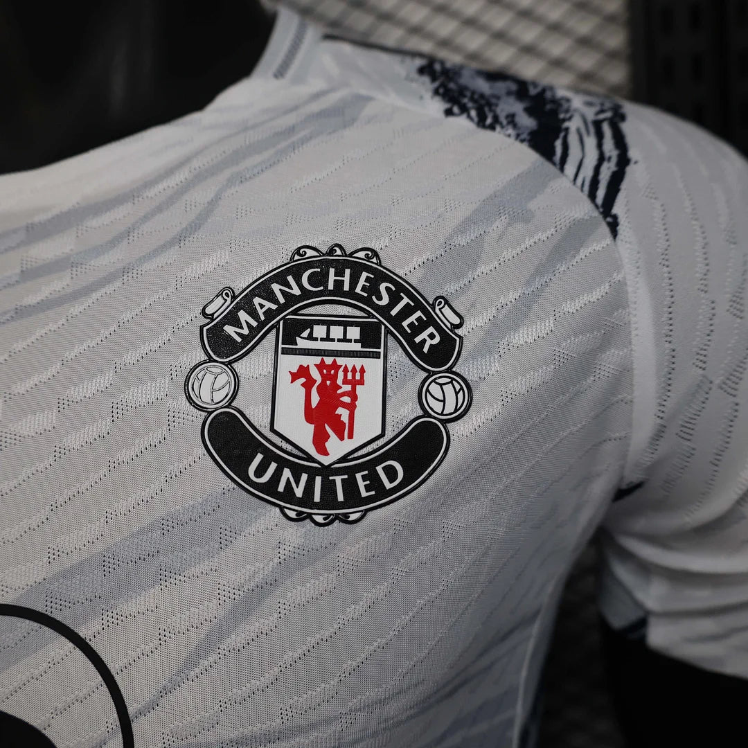 Manchester United "Iron Crest" Edición Especial