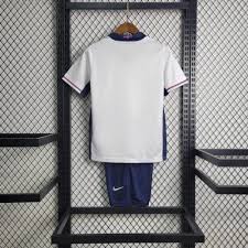 Taille du maillot domicile enfant Angleterre 2024