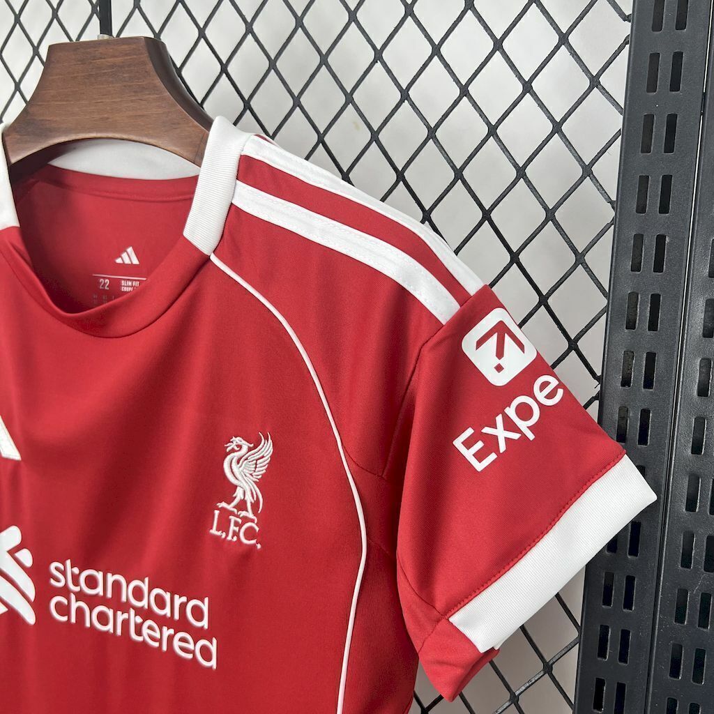 Maillot domicile Liverpool 2025/2026 taille enfant