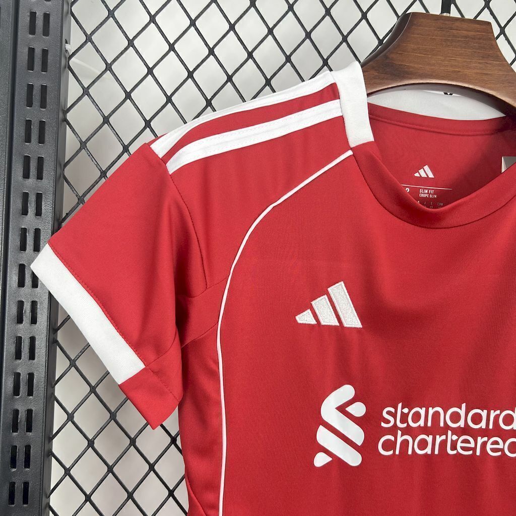 Maillot domicile Liverpool 2025/2026 taille enfant