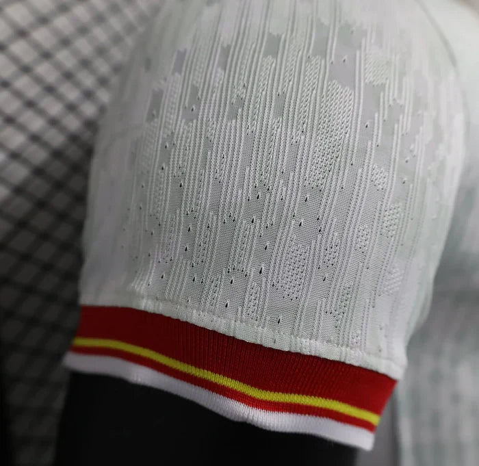 Liverpool 2024/2025 Alternativa Kit