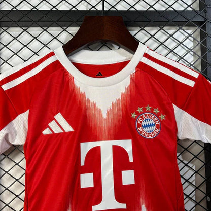 Maillot domicile Bayern Munich 2025/2026 taille enfant
