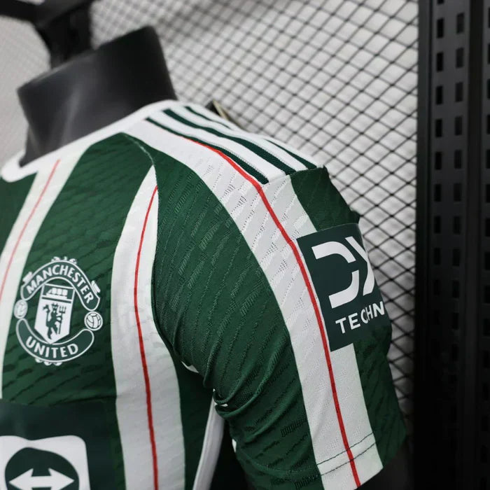 Manchester United 2023/2024 Visitante Kit