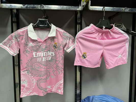 Édition spéciale « Dragon rose » du Real Madrid, taille enfant